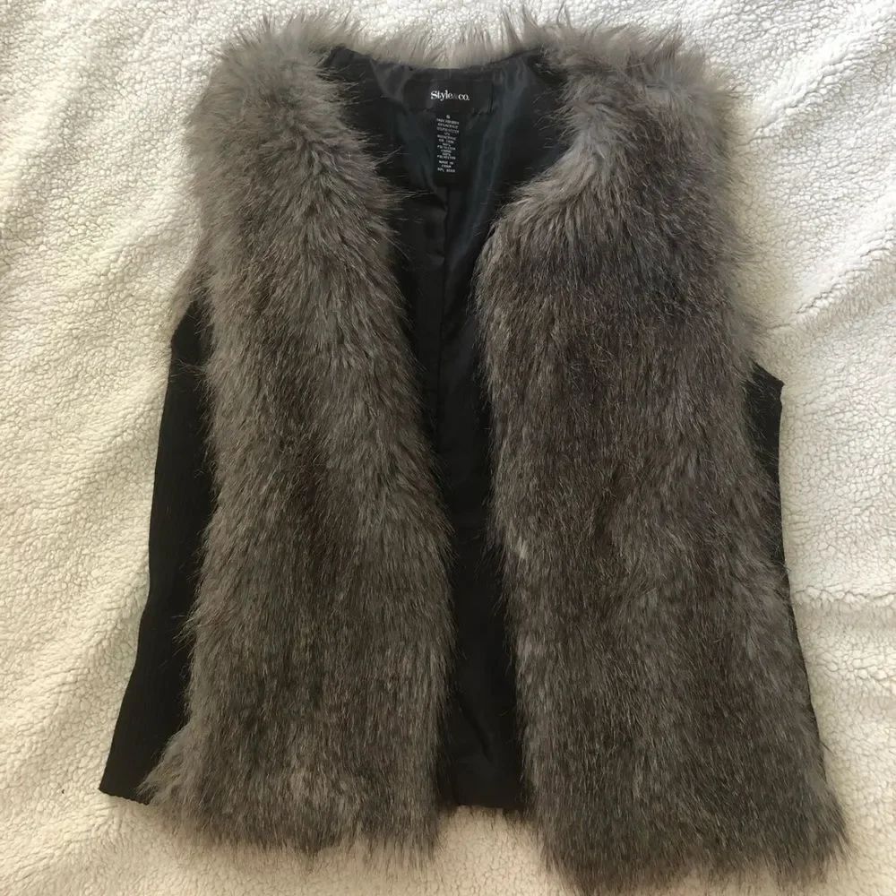 Style & Co brown faux fur vest. Size S